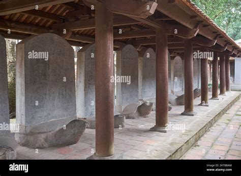 Temple of Literature Stele: A Majestic Ode to Knowledge and Brushstrokes of Grace!