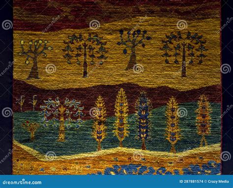 The Seljuk Sultanate Carpet: A Tapestry Woven With Royal Threads and Celestial Motifs!